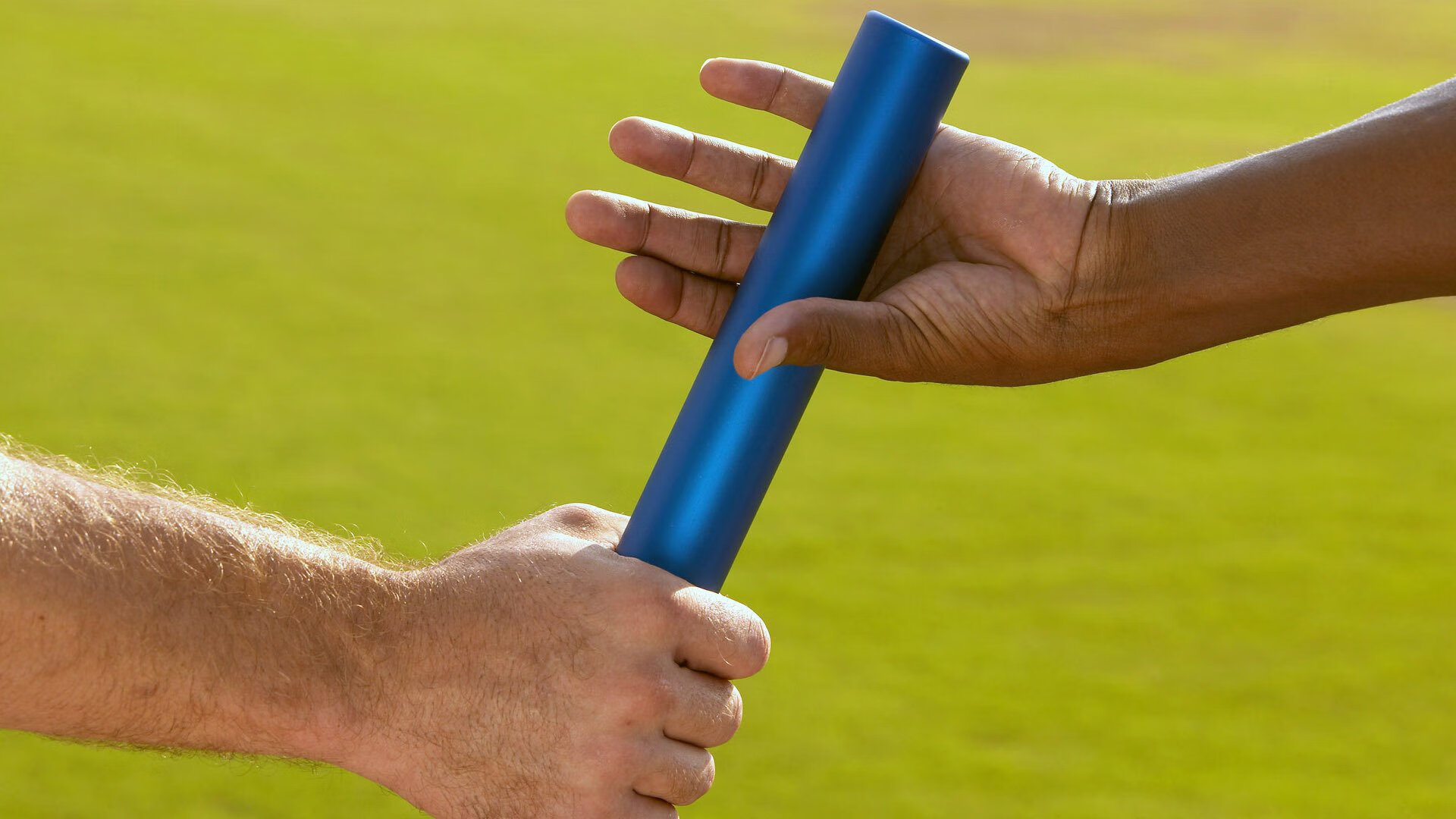 热血对抗！两支顶尖球队将在球场上激战